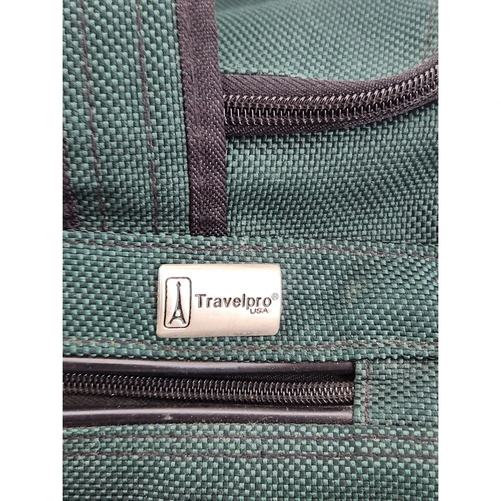 Travelpro Walkabout Duffel Travel Bag‎ Green Carry On Overnight 16x10x8